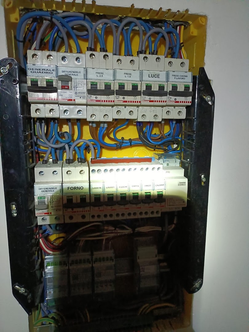 Emme Impianti - Elettricista Genova — Foto 4